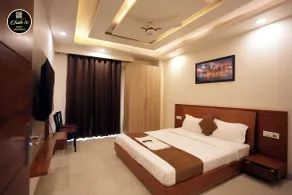 Suite 16 Studio Apartments Luxury 1BHK - Near Artemis Hospital - Camera