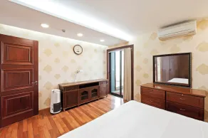 Moon West Lake Residence - Room