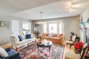 2 Mi to KU Campus: Group Getaway w/ Patio & Garden - Innvendig