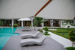 Nirvana Hotel Resort Tetebatu - Piscina
