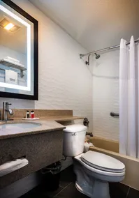 Days Inn by Wyndham Wayne - Bathroom