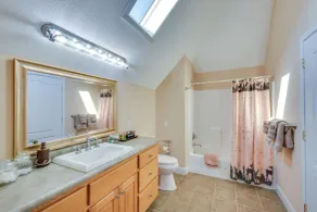Blairsville Mansion w/ Hot Tub, Casino + Games! - Innenbereich