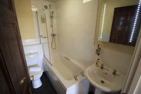 The Riverside - Bathroom