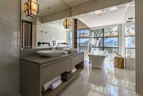 La Petite Ferme - Bathroom