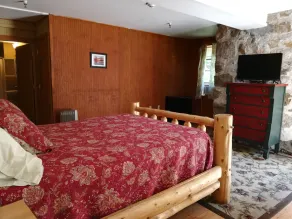 The Woods Inn - Room