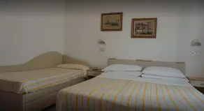 Hotel Aurora - Vista do quarto