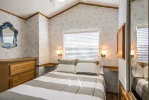 Bethpage One-Bedroom Cottage 1 - Room