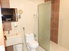 SwissBlue Serviced Apartments Alsamer - Bathroom