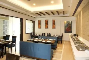 Inde Hotel Signature Tower - Restaurante