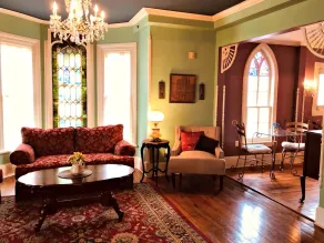 The Inn at Blue Ridge Botanica - Lobby sitting area