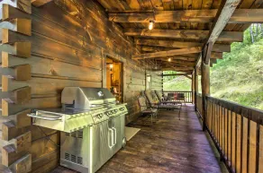 Scenic Trade Cabin w/ Deck Near Boone & App State! - Innenbereich
