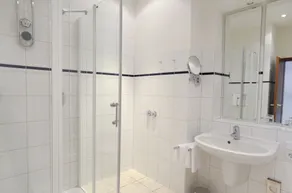 ACQUA Strande Yachthotel & Restaurant - Bathroom
