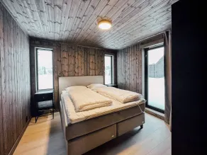 Modern Mountain Cabin - Sauna - 5 Bedrooms - Sleeps for 10 - Værelse