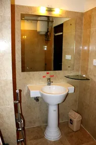 Hotel Hong Kong Inn - Bathroom