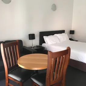 Footscray Motor Inn and Serviced Apartments - Room