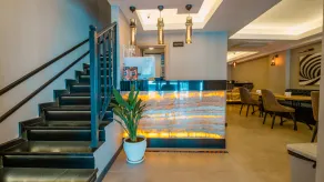 Alesta Midtown - Reception