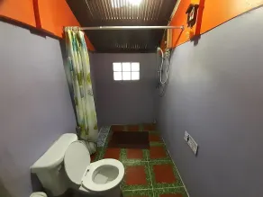 Riverside Hill Resort and Restaurant - Baño