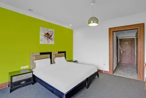 Townhouse Royal Palms Shared Serviced Apartment - Room