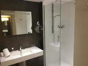 Mercure Hotel Brussels Centre Midi - Bathroom
