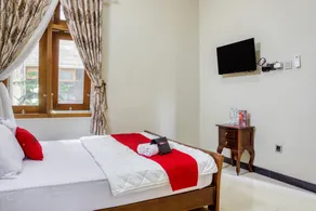 RedDoorz @ Jakal Atas KM 10 - Zimmer
