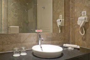 Swiss-Belhotel Lampung - Salle de bain