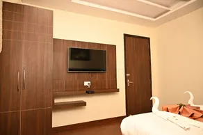 Hotel Radiance Courtyard - Room