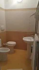 Amarcord - Bathroom