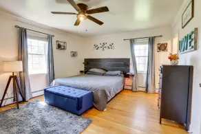 Lawrenceburg Family Home w/ Seasonal Pool! - Værelse