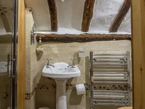 Hay Meadow Farm - Bathroom
