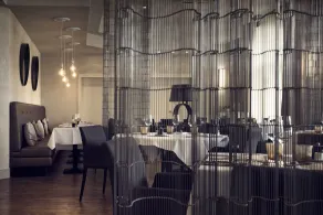 M Hotel - Restaurant