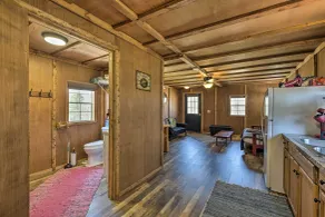 Cozy Cookson Cabin w/ Fire Pit: 1 Mi to Lake! - Innenbereich