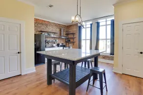 Shop, Dine & Unwind at Historic Dtwn Marshall Apt - Interiör