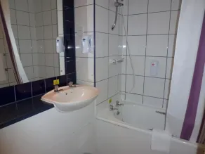 Wheatsheaf by Chef & Brewer Collection - Bathroom
