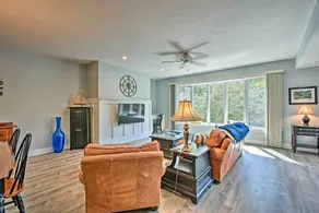 Lake side Keowee Condo with Amenities, 12 m Clemson - Innvendig