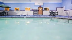 Holiday Inn Express Deforest Madison Area by IHG - Piscine