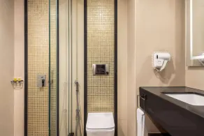 Ramada by Wyndham Makkah Zad Al Tayseer - Bathroom