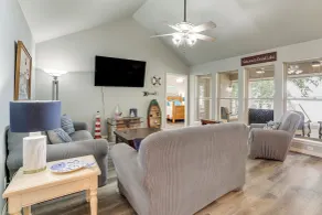 Bring Your Boat! Lakefront Home w/ Dock in Grove - Interior