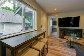 Modern Seatac Gem w/ Fireplace & Smart Tvs! - Innvendig