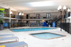 DoubleTree by Hilton Austin, MN - Pool