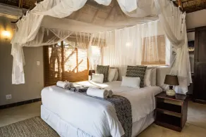 Raptors Lodge - Room
