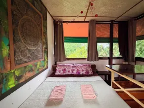 Good Life Dacha Riverside & Parkside Retreat - Rom