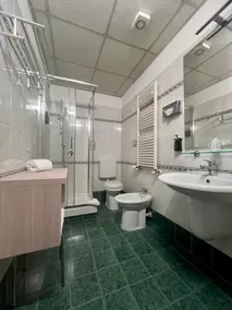 Best Quality Hotel La Darsena - Bathroom