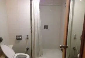 Hotel Geetha Regency - Bathroom