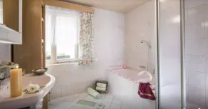 Bauernhaus Bichl - Bathroom