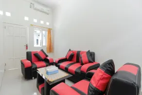 RedDoorz near Universitas Palangkaraya - Reception