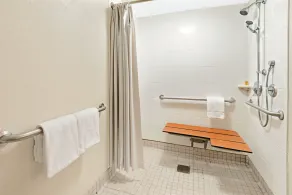 Days Inn by Wyndham Overland Park/Metcalf/Convention Center - Rom