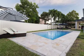 Miami Getaway Heated Pool Villa with Mini Golf & BBQ - Basseng