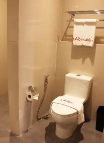 Savoy Hotel Manila near Airport NAIA Terminal 3 MNL - Bathroom
