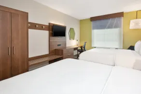 Holiday Inn Express Hotel & Suites Warrenton by IHG - Room