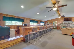 Spacious Winter Retreat w/ River Access + Kayaks! - Interiør